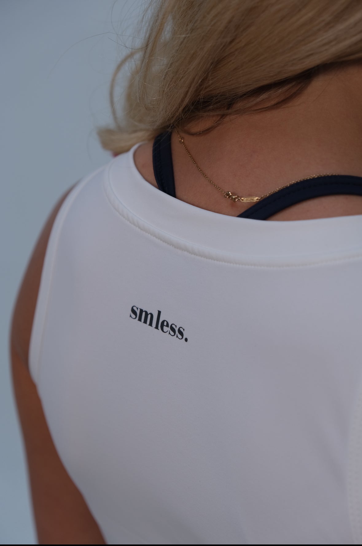 Seamless V-Neck Vest in White